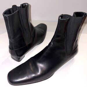 DESIGNER COLE HAAN SIZE 9 B BLACK LEATHER HIGH BOOTIE W/ SMALL SQUARE HEELS